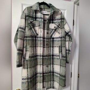 Tribal shacket. Size small. Buttons up the front.